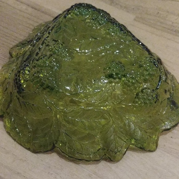 Indiana Glass Vintage Green Glass Loganberry Pattern Bowl - Picture 3 of 3